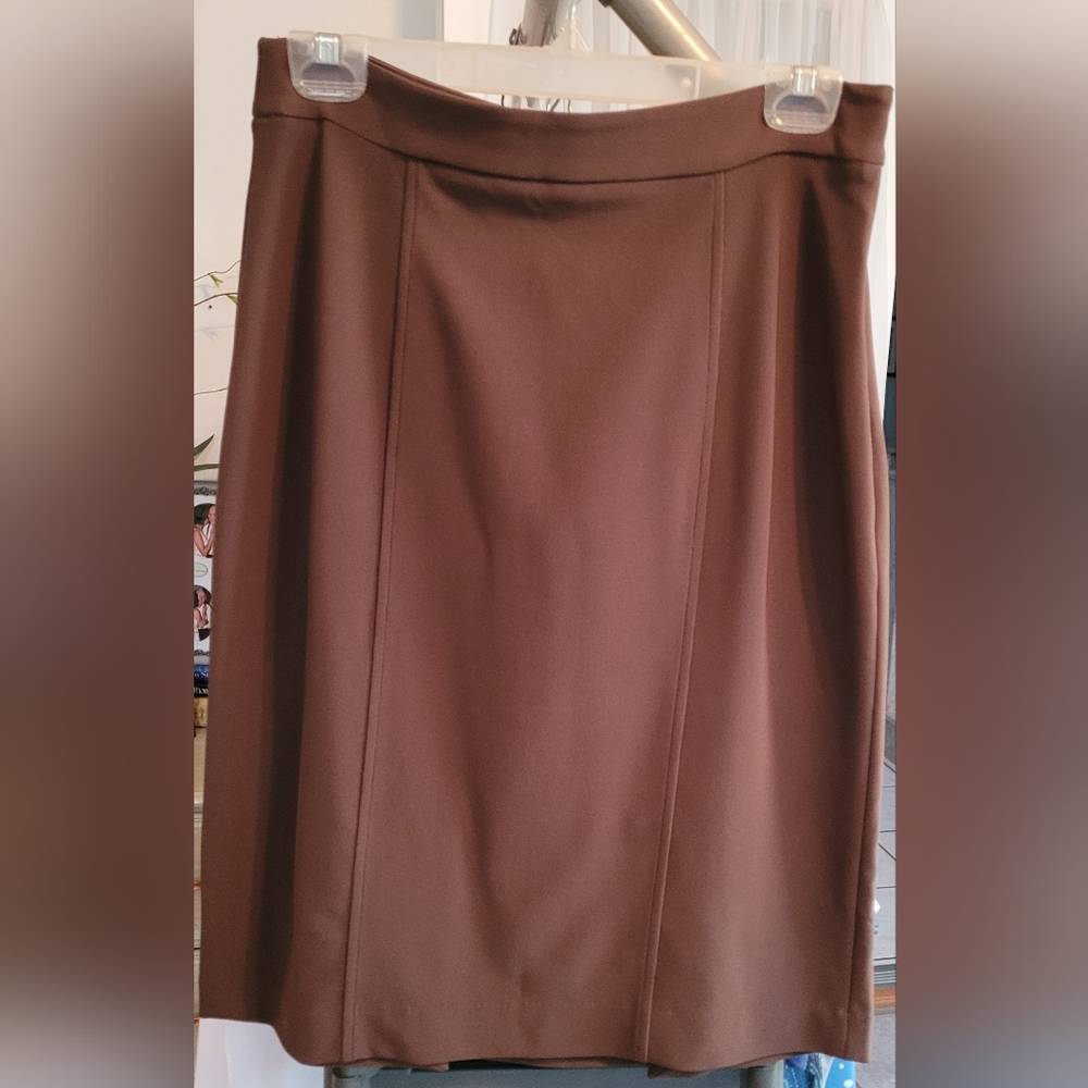 EUC Boston Proper Travel Brown pencil skirt with two kick pleats on the back